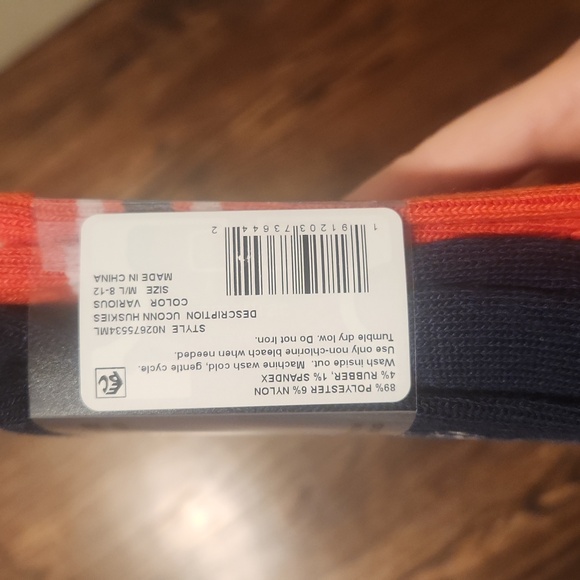 STRIDELINE UCONN Huskies Socks 2 Pair NWT - Picture 4 of 6